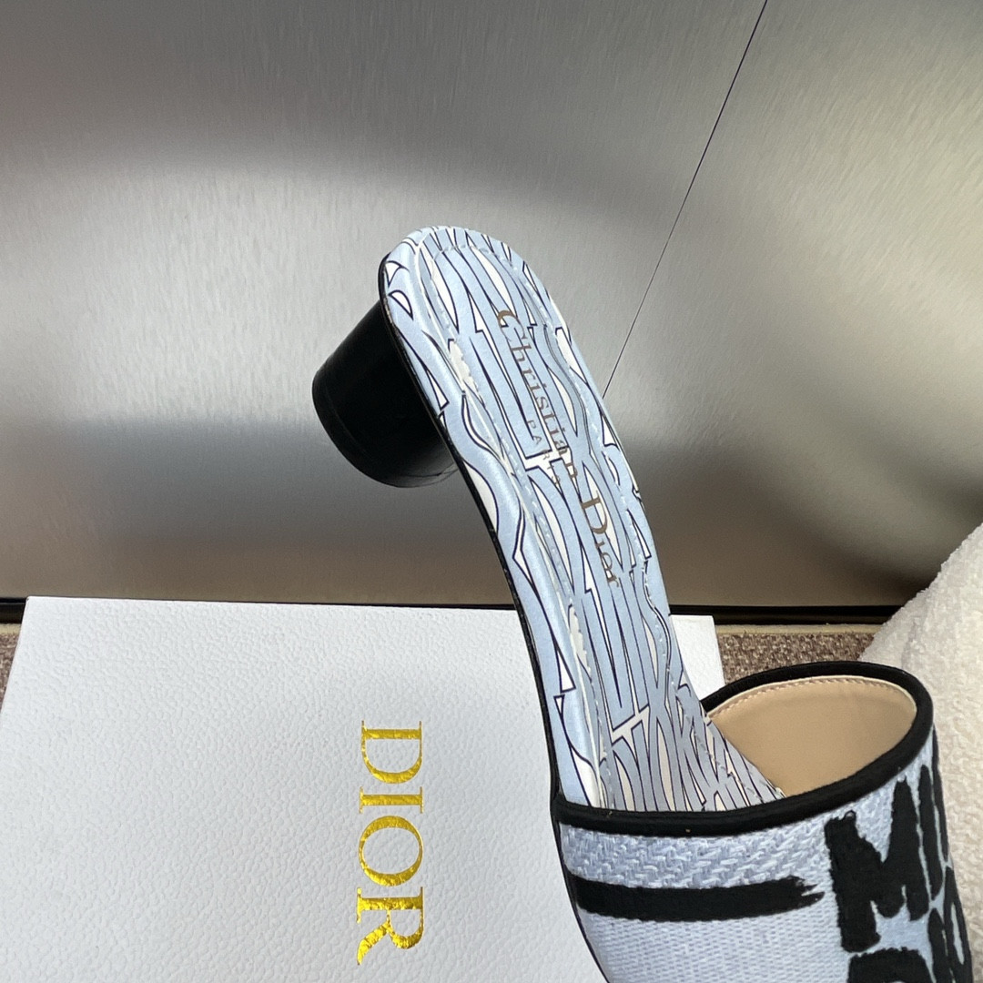 UA D*0r Dway Heeled Slide