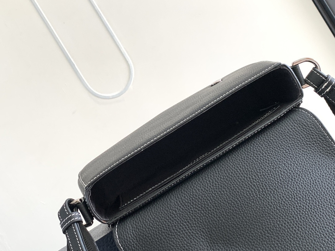 D*0r Saddle Messenger Bag 24 x 16.5 x 5.5 cm