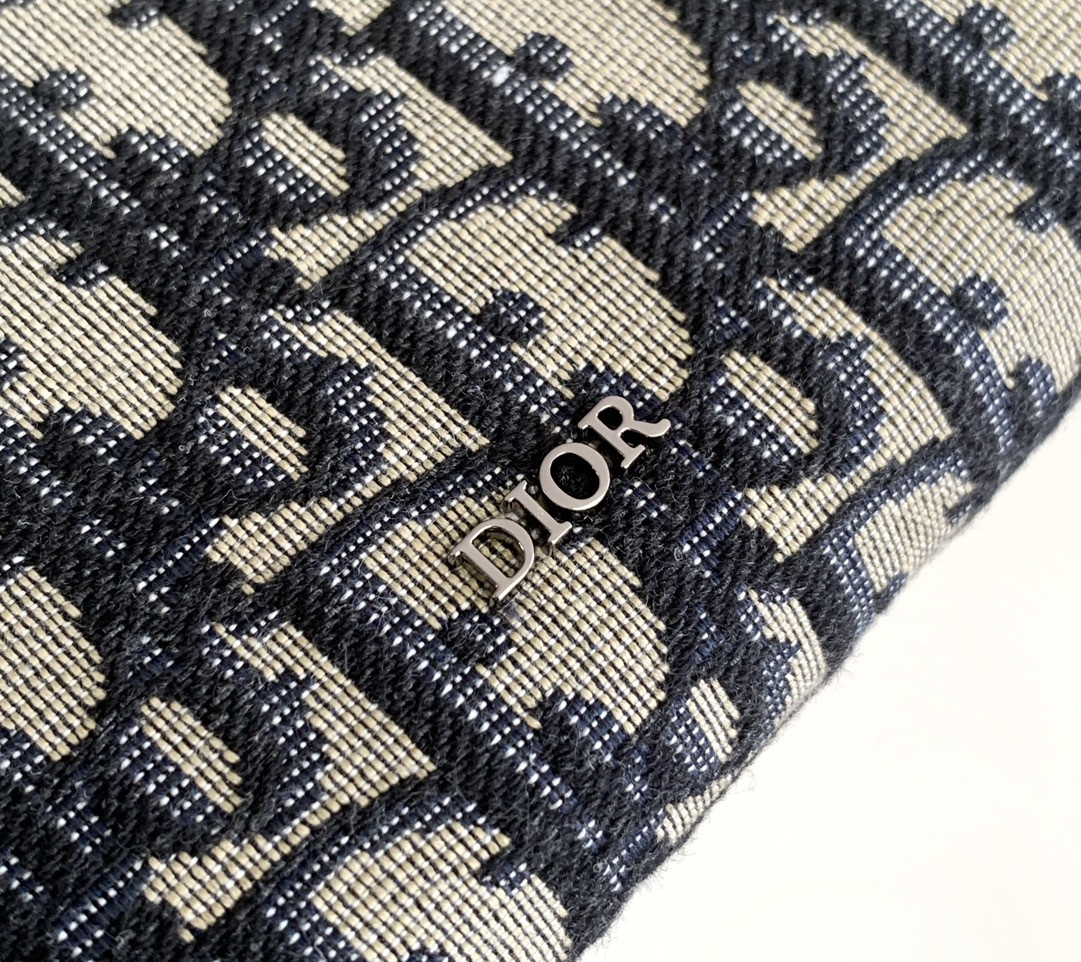 D*0r A5 Triangle Pouch 27 x 19.5 x 6 cm