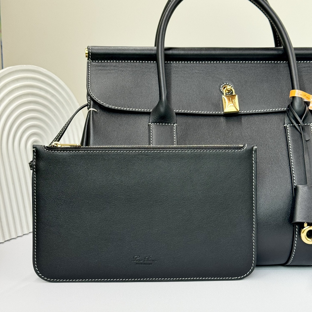 L**o p*ana Loom Bag L32 Black Smooth Calfskin 33 x 23 x 18 cm