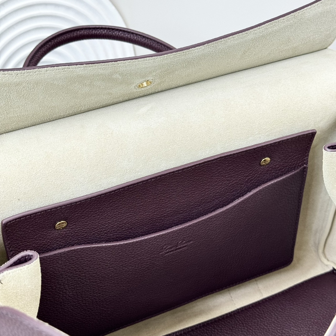 L**o p*ana Loom Bag L32 Grained Calfskin 33 x 23 x 18 cm