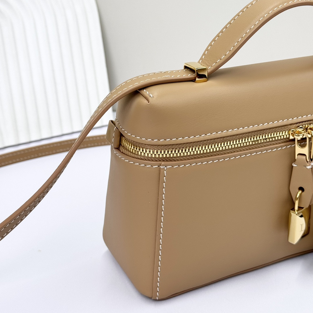 L**o p*ana Extra Pocket L19 11 x 19 x 6.5 cm