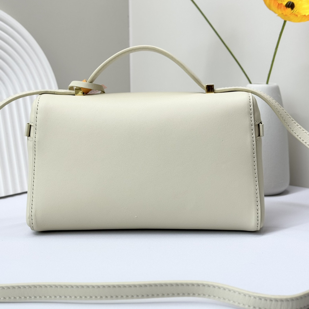 L**o p*ana Extra Pocket L19 Smooth Calfskin 11 x 19 x 6.5 cm