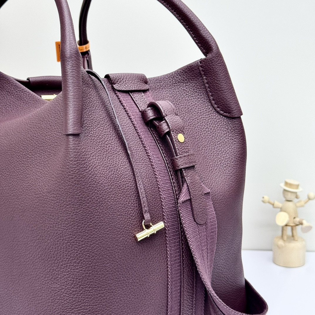 L**o p*ana Large Bale Bag Grained Calfskin 24 x 20 x 27 cm