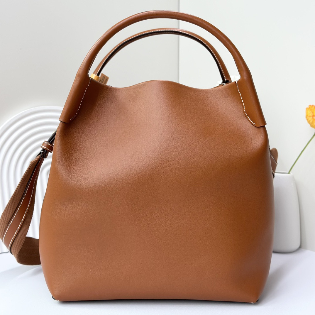 L**o p*ana Large Bale Bag Smooth Calfskin 24 x 20 x 27 cm