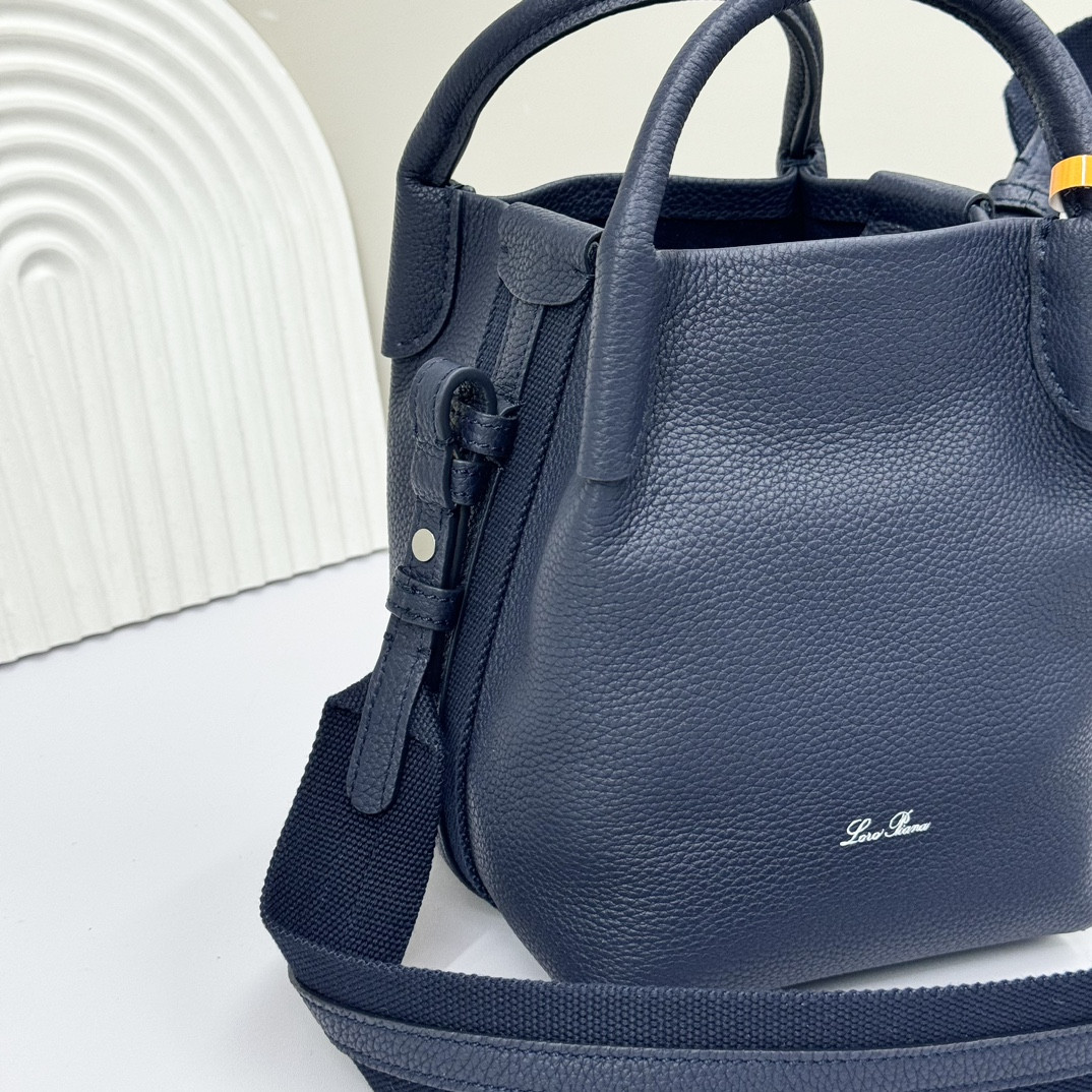 L**o p*ana Micro Bale bag Grained Calfskin 16x13x13cm