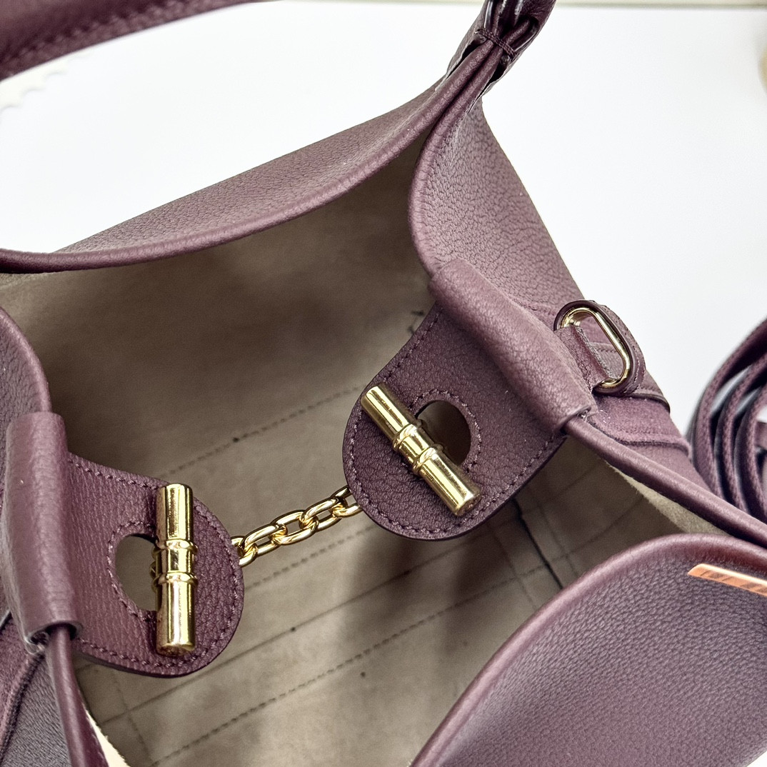 L**o p*ana Small Bale Bag Grained Calfskin 17 x 17 x 21 cm