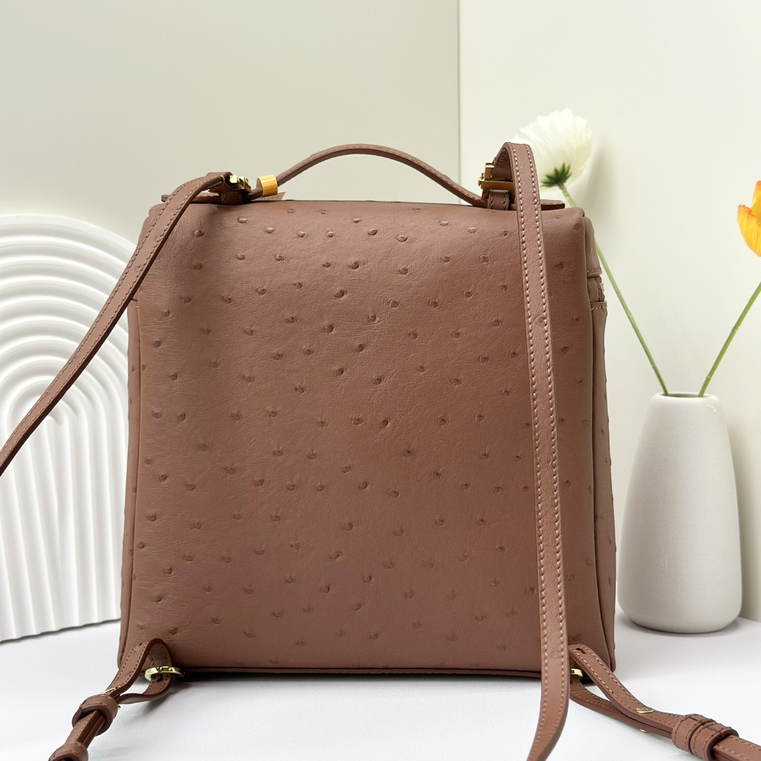 L**o p*ana Extra Pocket backpack L23.5 Ostrich-grained Leather 23 x 21 x 8 cm