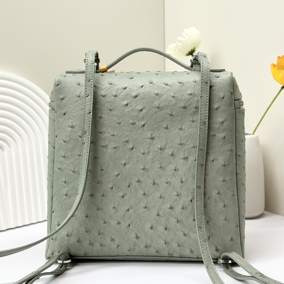 L**o p*ana Extra Pocket backpack L23.5 Ostrich-grained Leather 23 x 21 x 8 cm