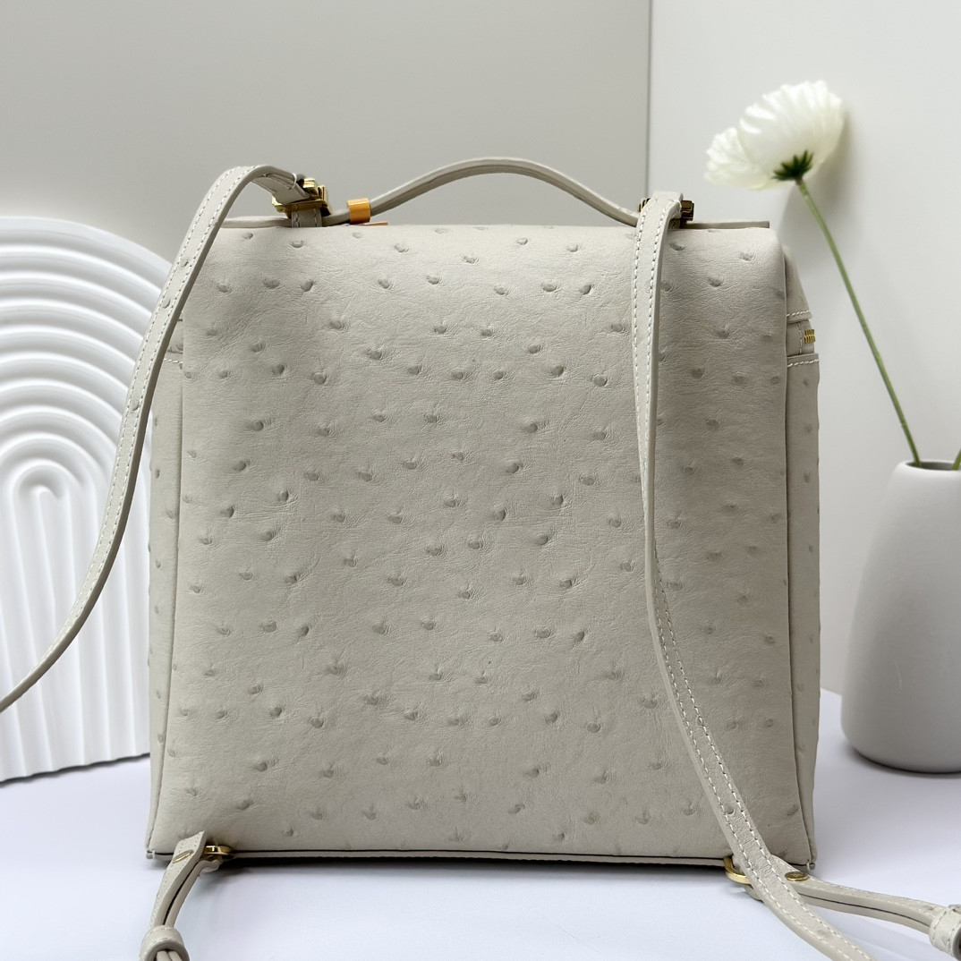 L**o p*ana Extra Pocket backpack L23.5 Ostrich-grained Leather 23 x 21 x 8 cm