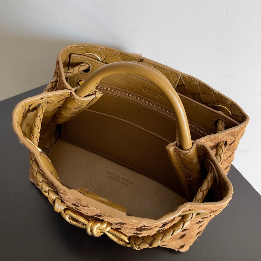 Bo*te*ga Ve*ne*ta Small Andiamo 25x22x10.5cm