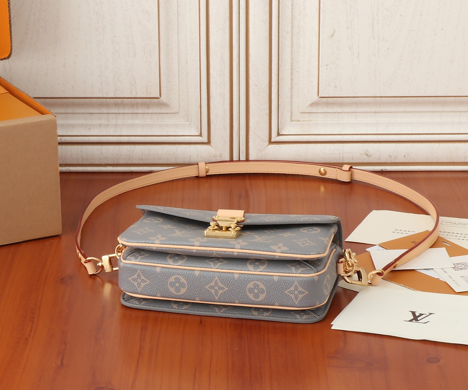 LV Pochette Métis East West M12429 21.5x13.5x6CM