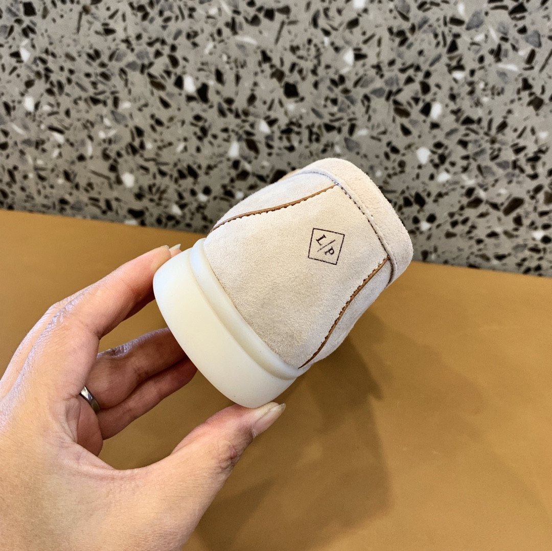 UA L**o p*ana Summer Charms Walk Loafers