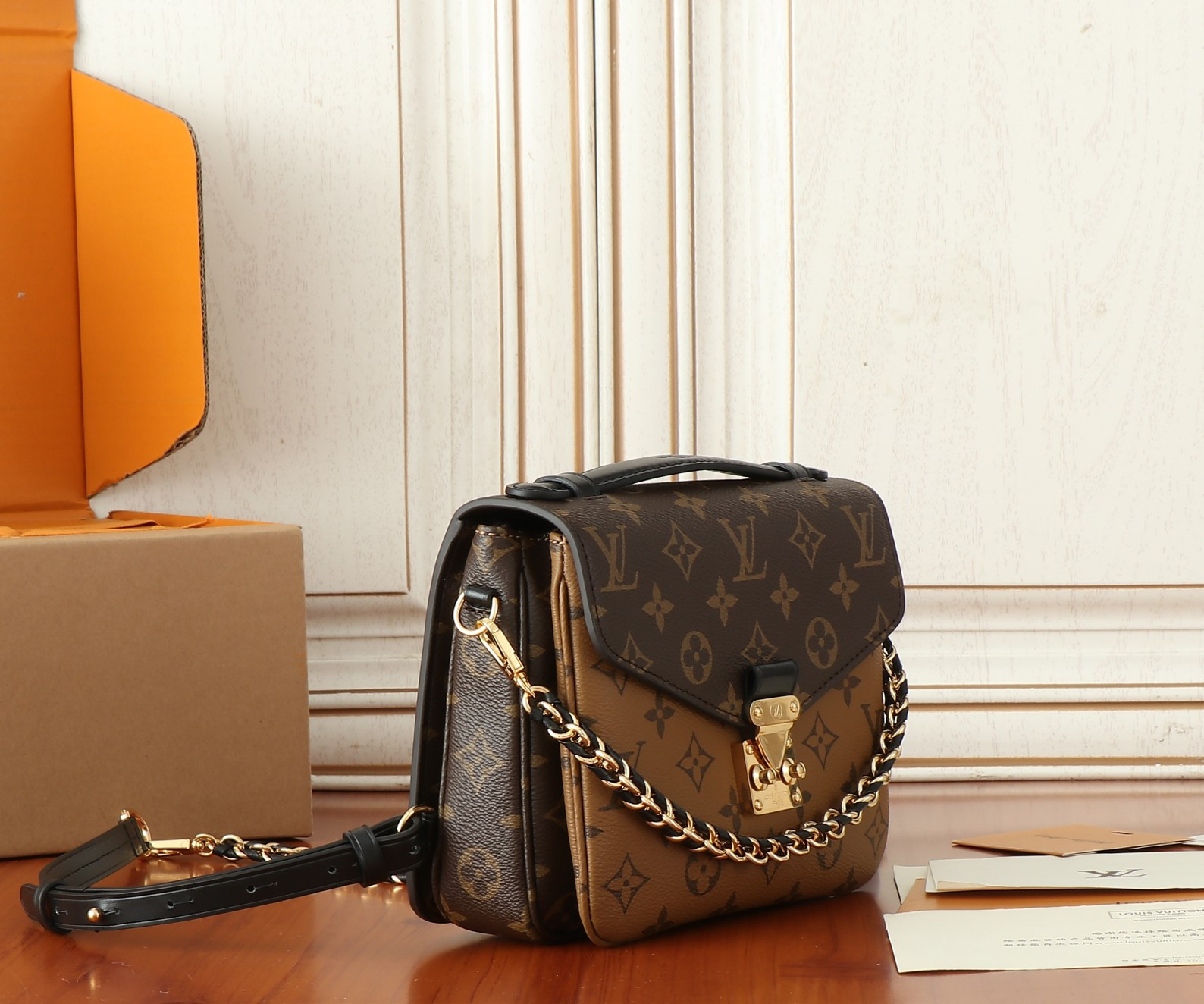 LV Pochette Métis Backpack M11941 20x17x7CM
