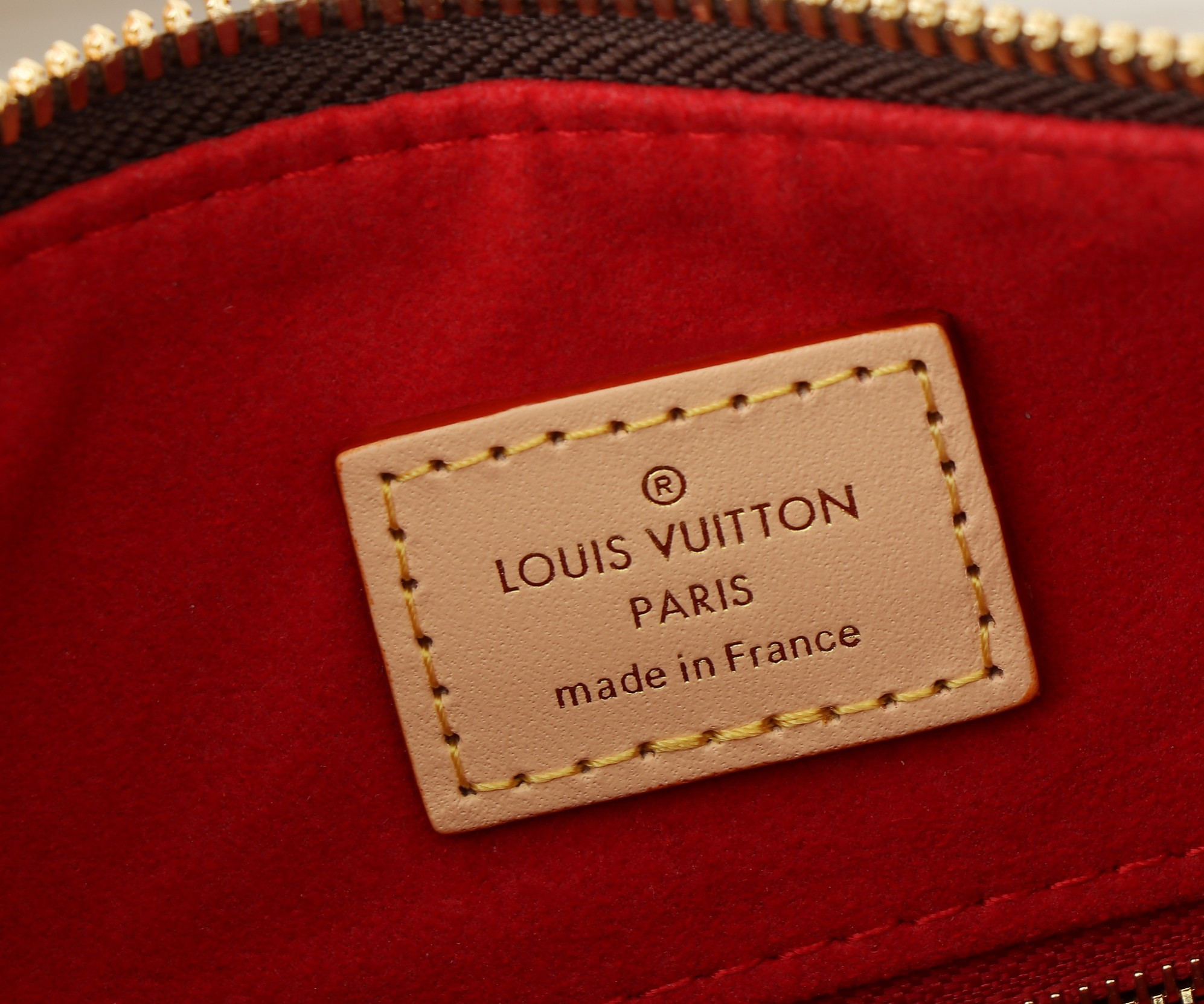 LV Slouchy PM M11952 22 x 9 x 33 cm