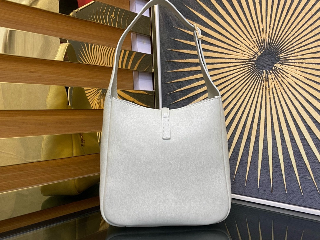 Y*L LE 5 À 7 23x22x8cm