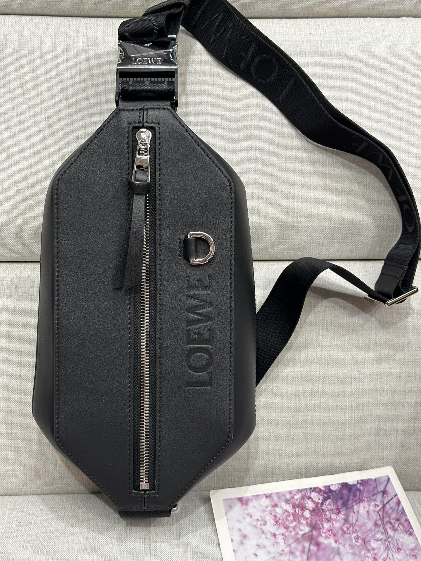 L0ew* Convertible sling in classic calfskin 32.5x9x12.3cm