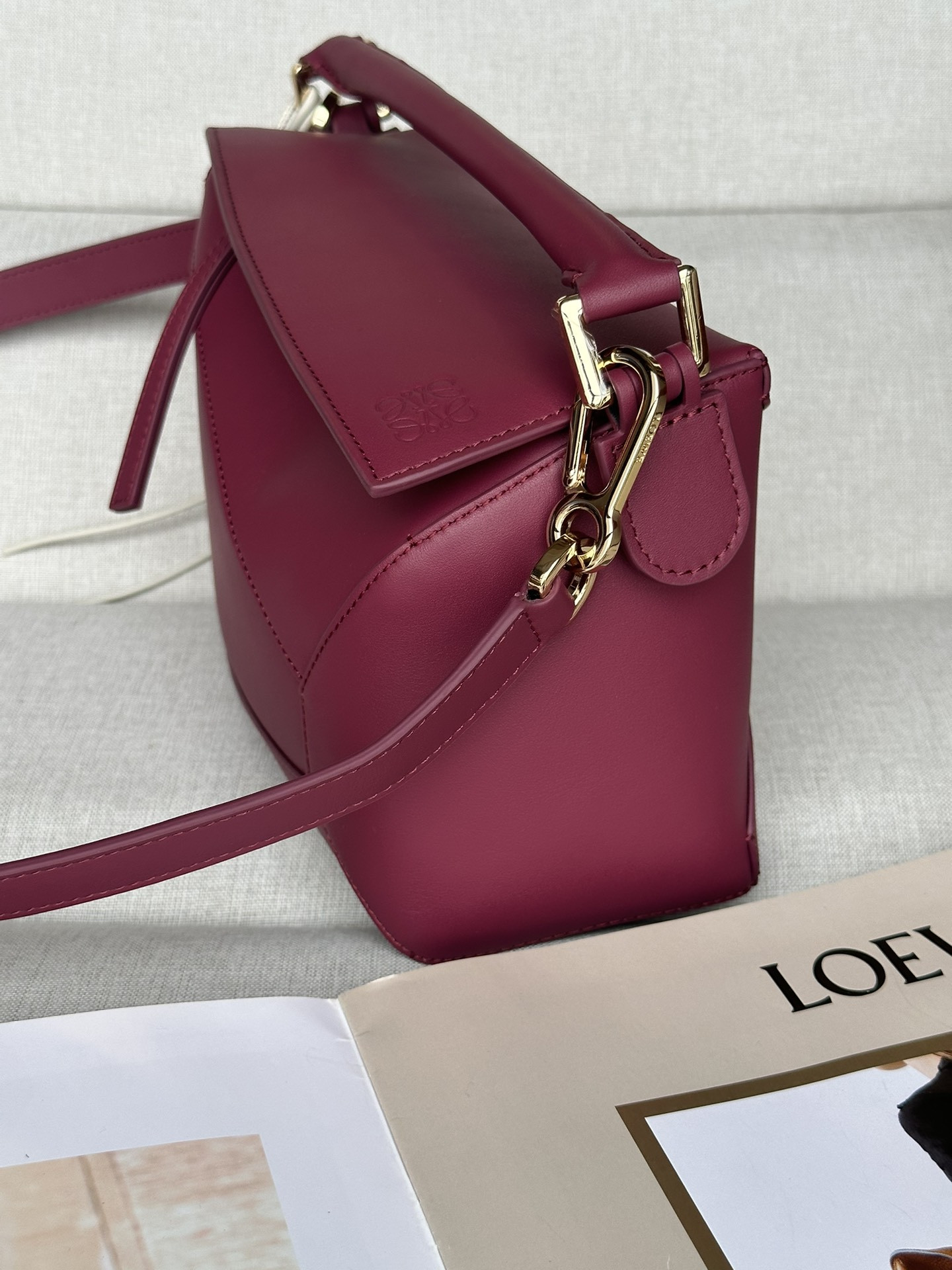 L0ew* Small Puzzle bag in classic calfskin 24x10.5x16.5cm