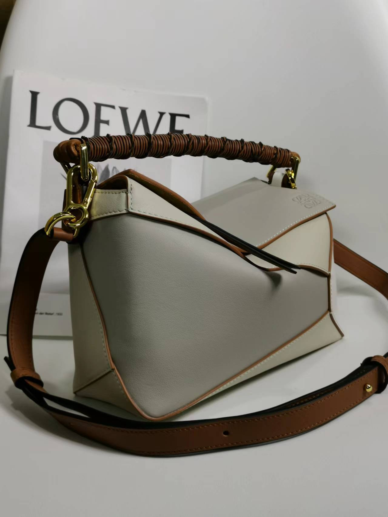 L0ew* Small Puzzle bag in classic calfskin 24x10.5x16.5cm