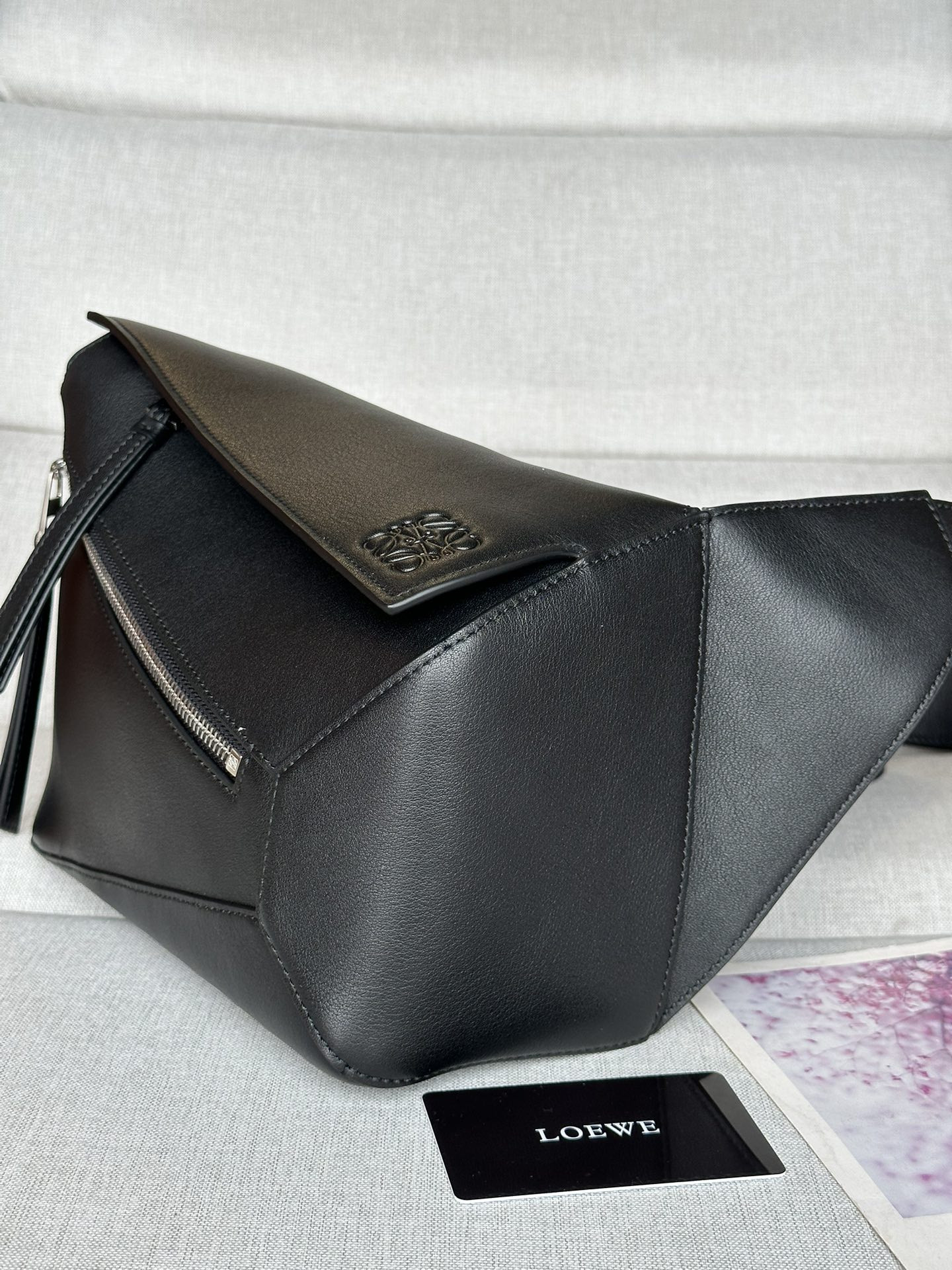L0ew* Small Puzzle bag in classic calfskin 24x10.5x16.5cm