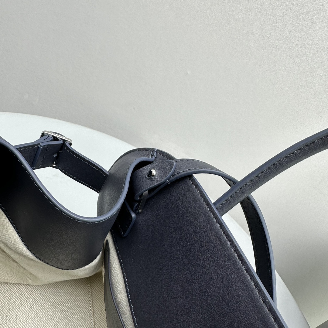 T*e R0w MARGAUX 12 32x15x25cm