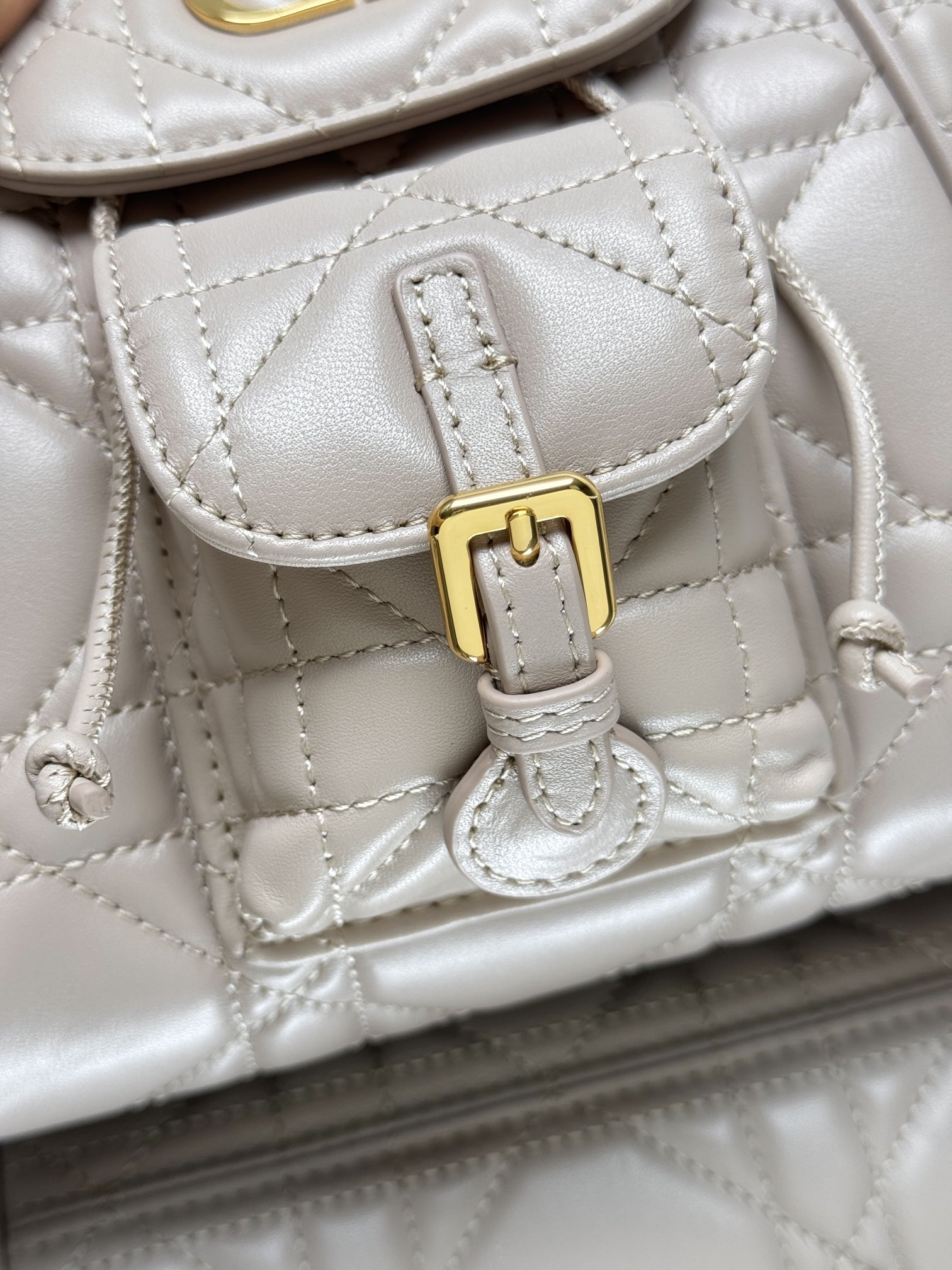 D*0r Caro Backpack Small 19.5 x 18.5 x 8.5 cm