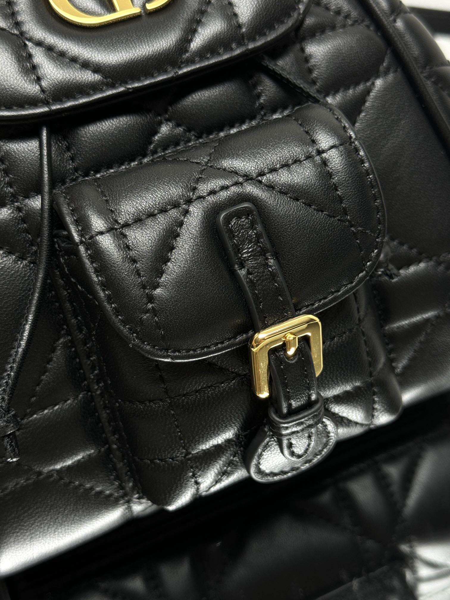 D*0r Caro Backpack Small 19.5 x 18.5 x 8.5 cm