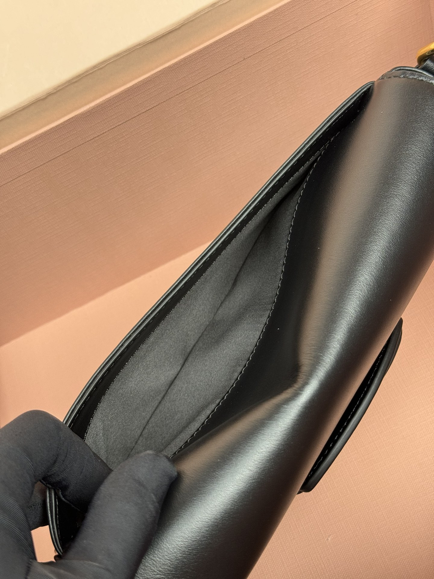 Miu Miu Penny Leather Bag 23×13.5×5cm