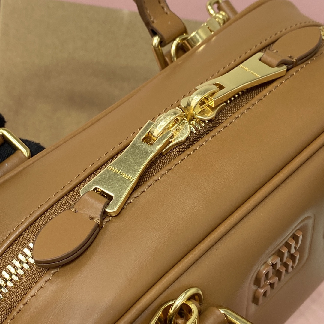 Miu Miu Arcadie leather bag 10.5x22x7.5cm