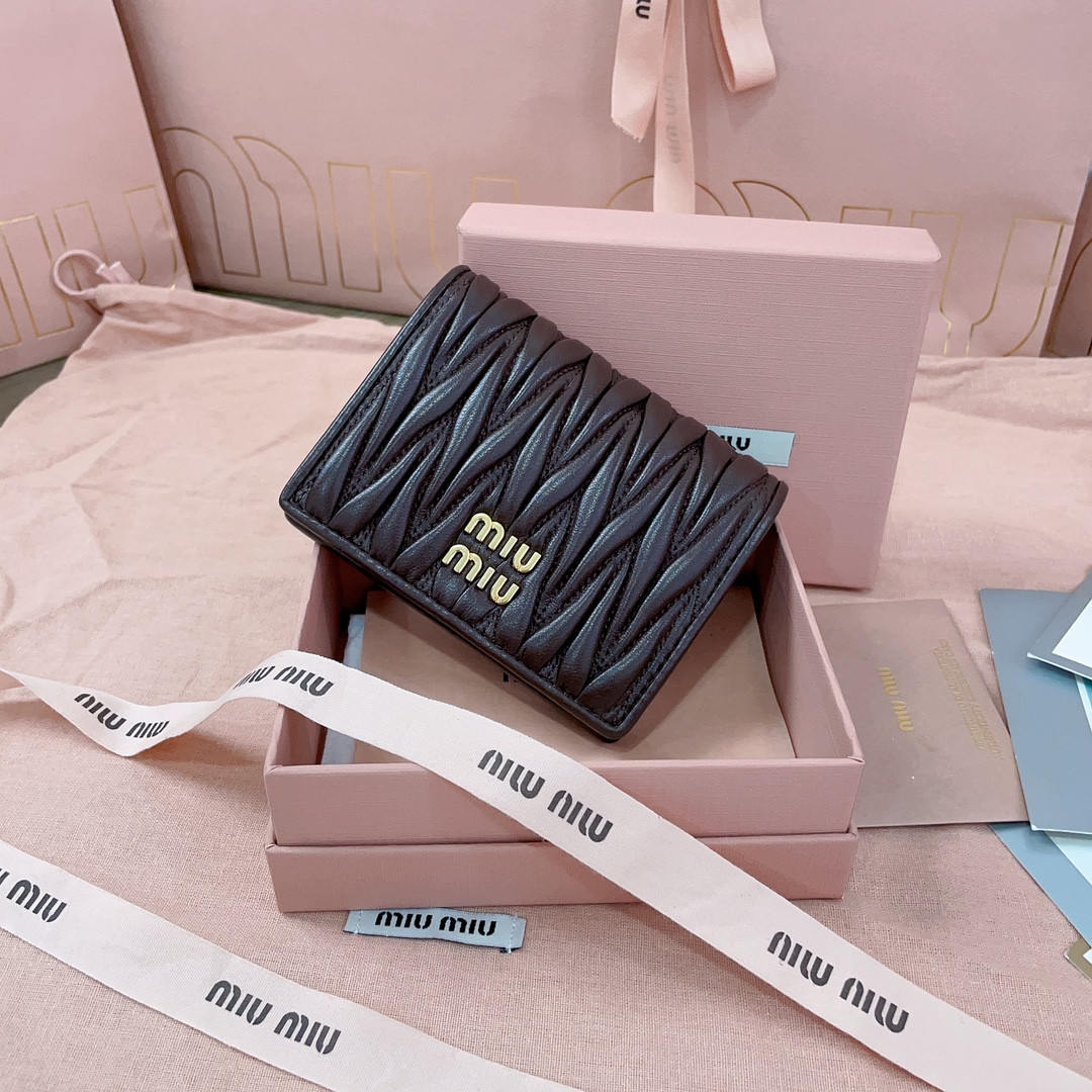 Miu Miu Small matelassé nappa leather wallet 11.2x8.5cm
