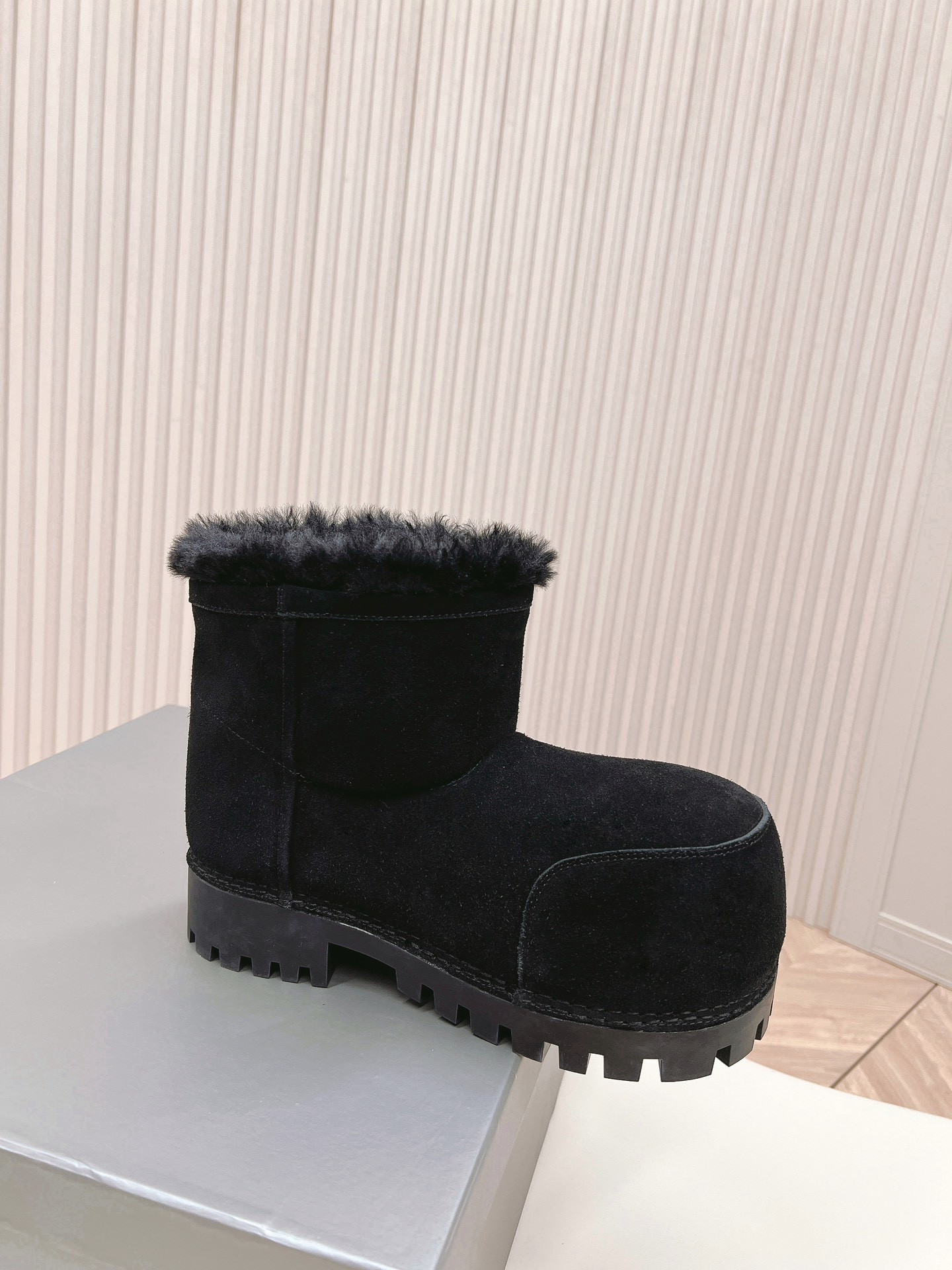 UA Ba*len*cia*ga Snow Boot