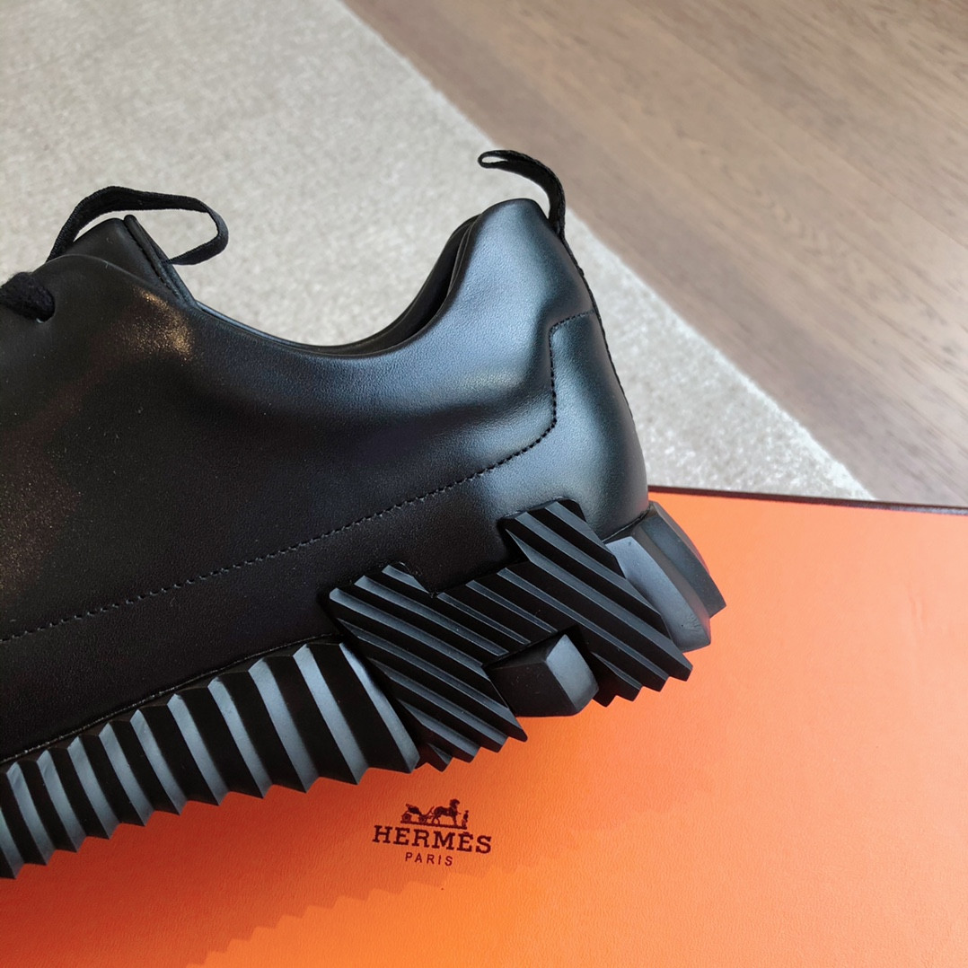 UA Hermès Bouncing Sneaker