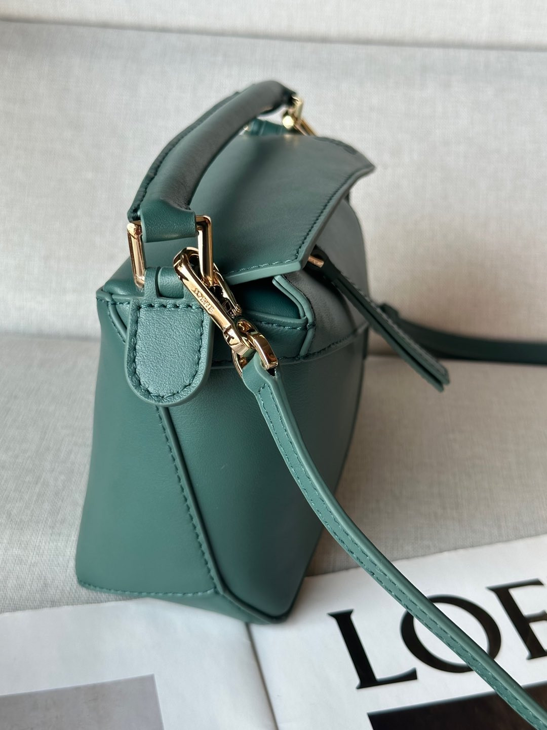 L0ew* Mini Puzzle bag in classic calfskin 18x12.5x8cm