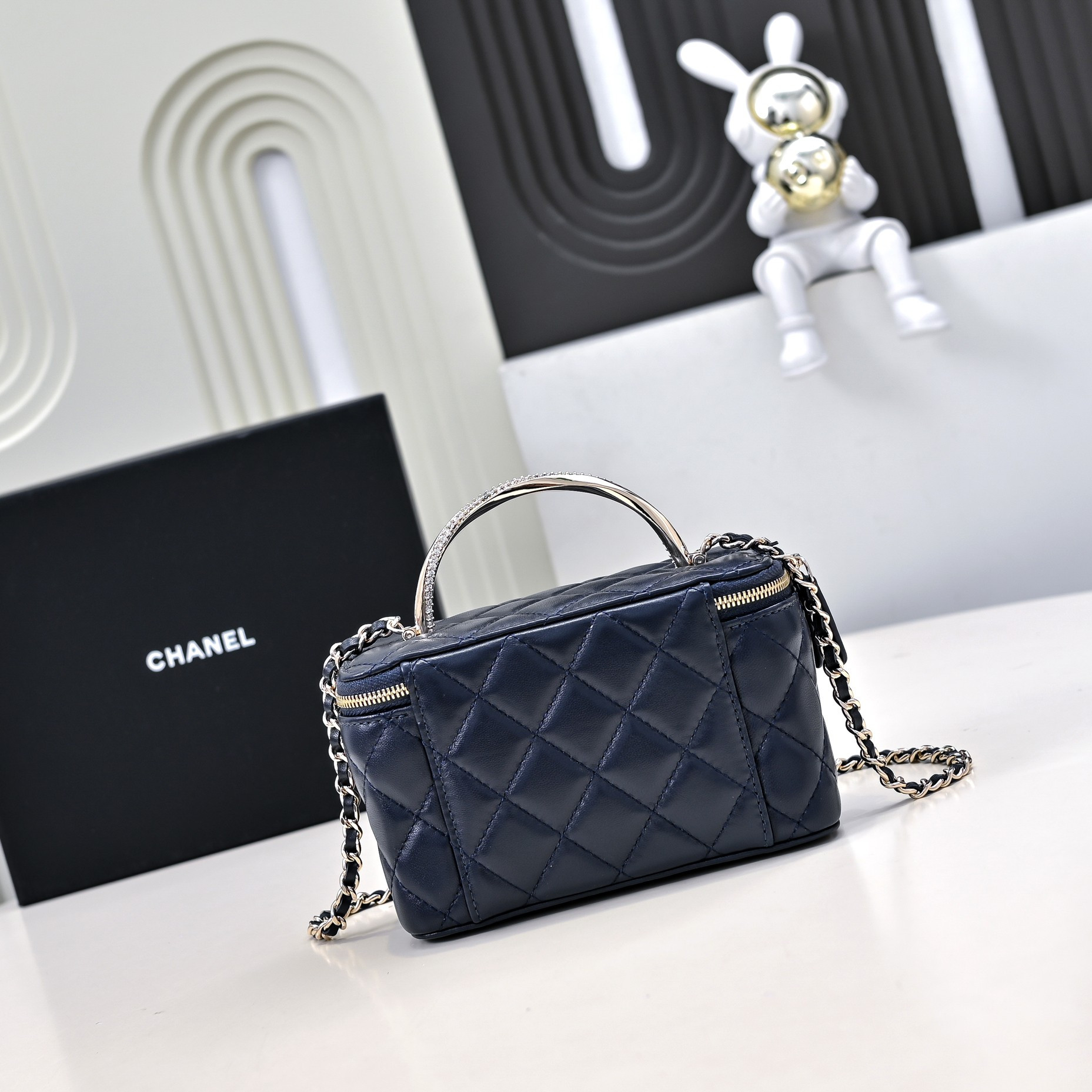 Ch*el Clutch With Chain 17cm