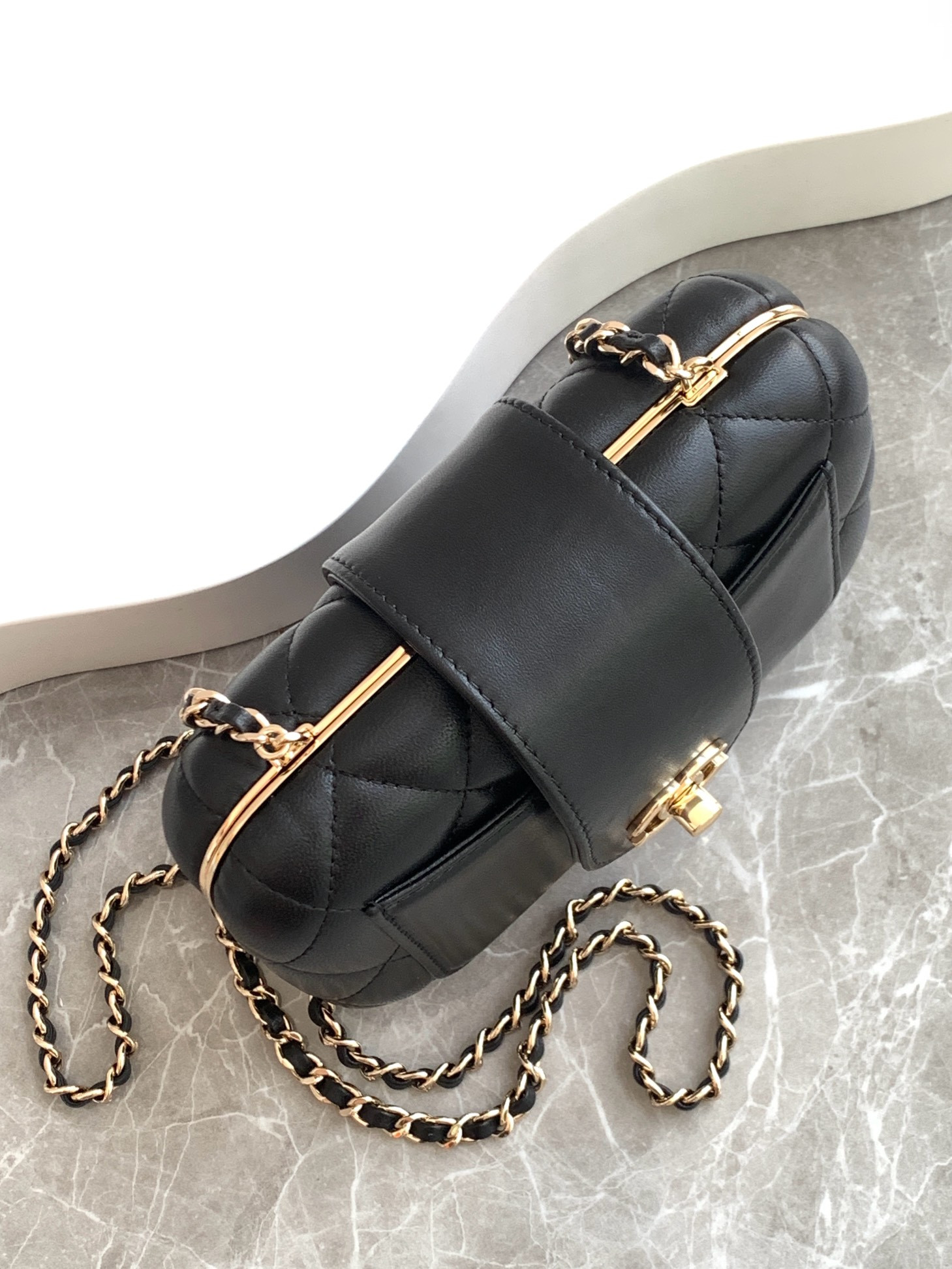 Ch*el Clip Bag 13x18x5cm