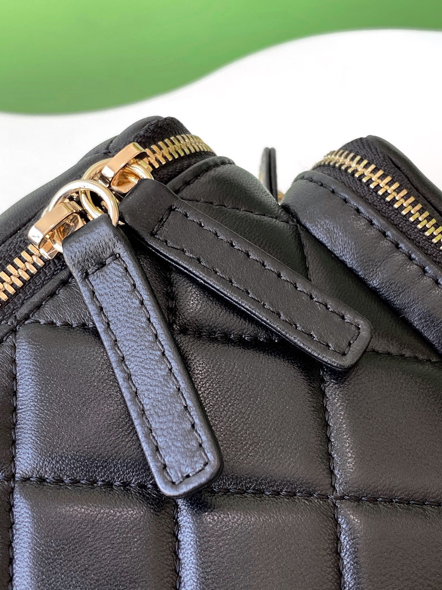 Ch*el Vanity Case 14x23x9cm