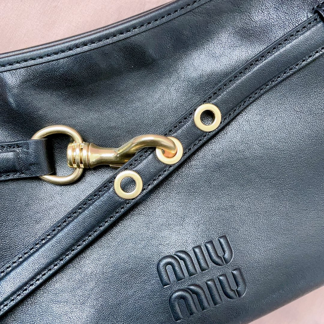 Miu Miu Aventure nappa leather bag 5BC182 33X19X5cm