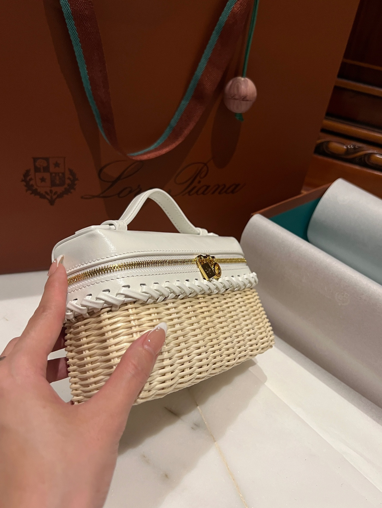 L**o p*ana Extra Pocket L19 Wicker Bag 19 x 11.5 x 7cm