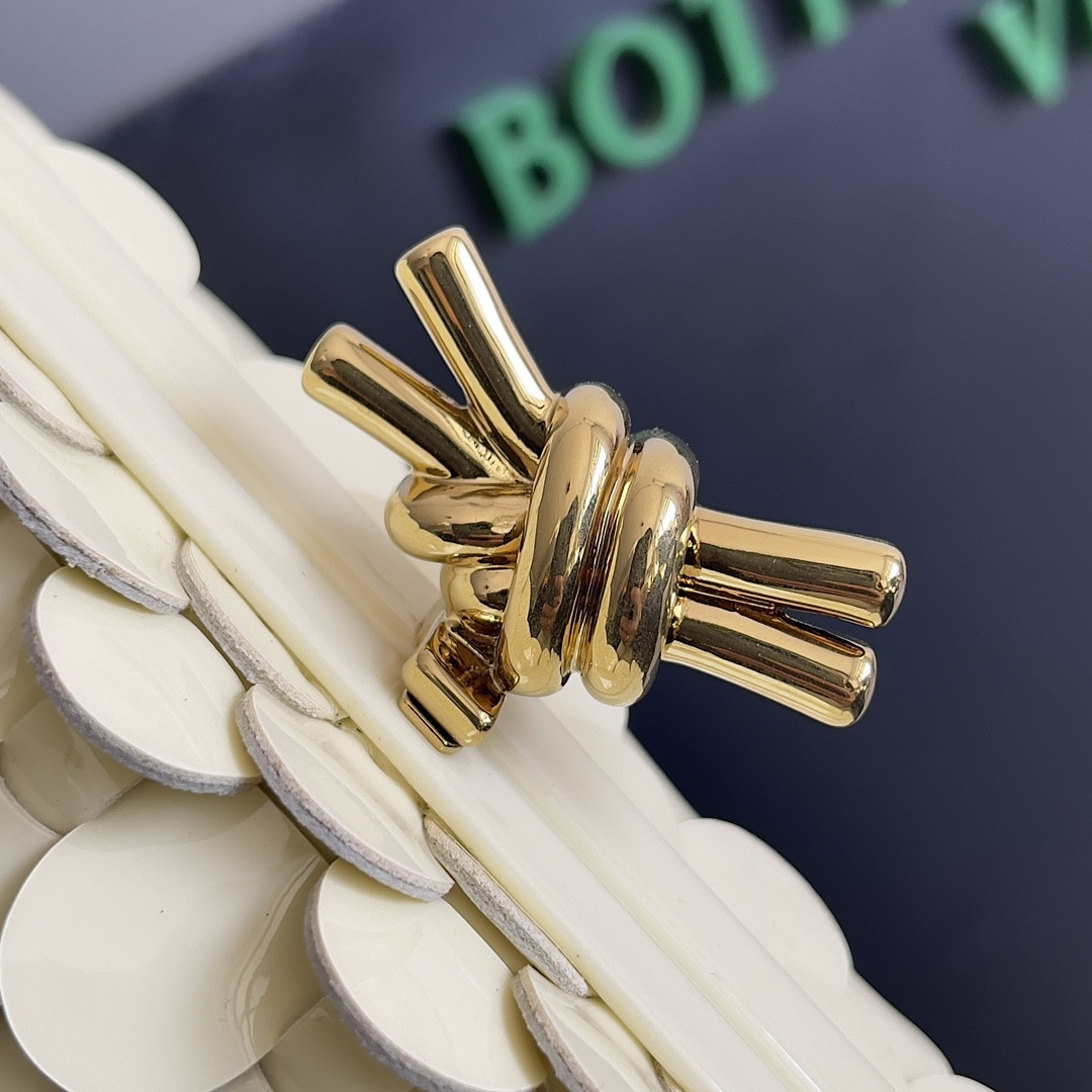 Bo*te*ga Ve*ne*ta knot 717622 20.5x6x12.5cm