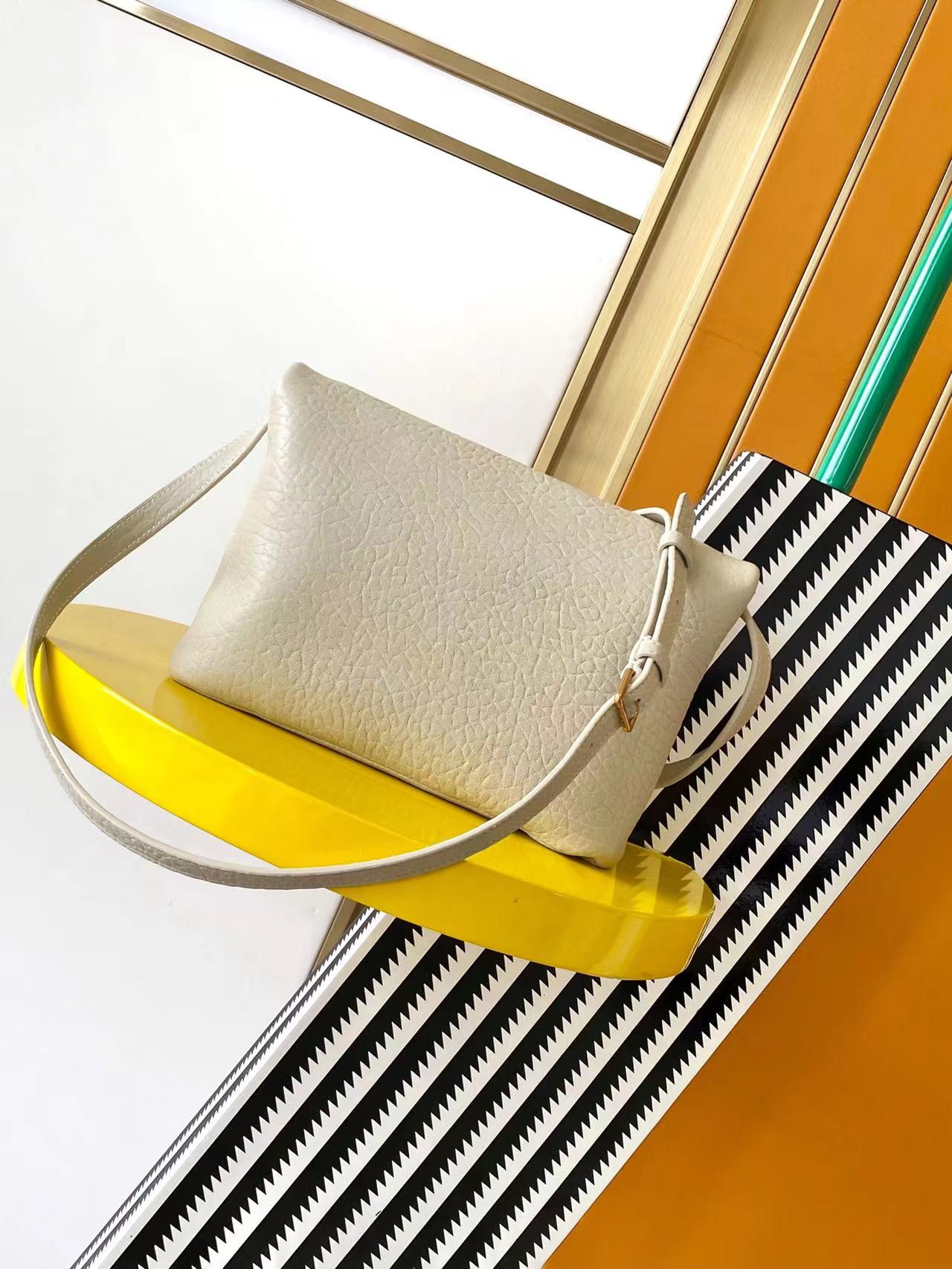 Y*L Cassandra envelope messenger in lambskin 23x16.5x6CM