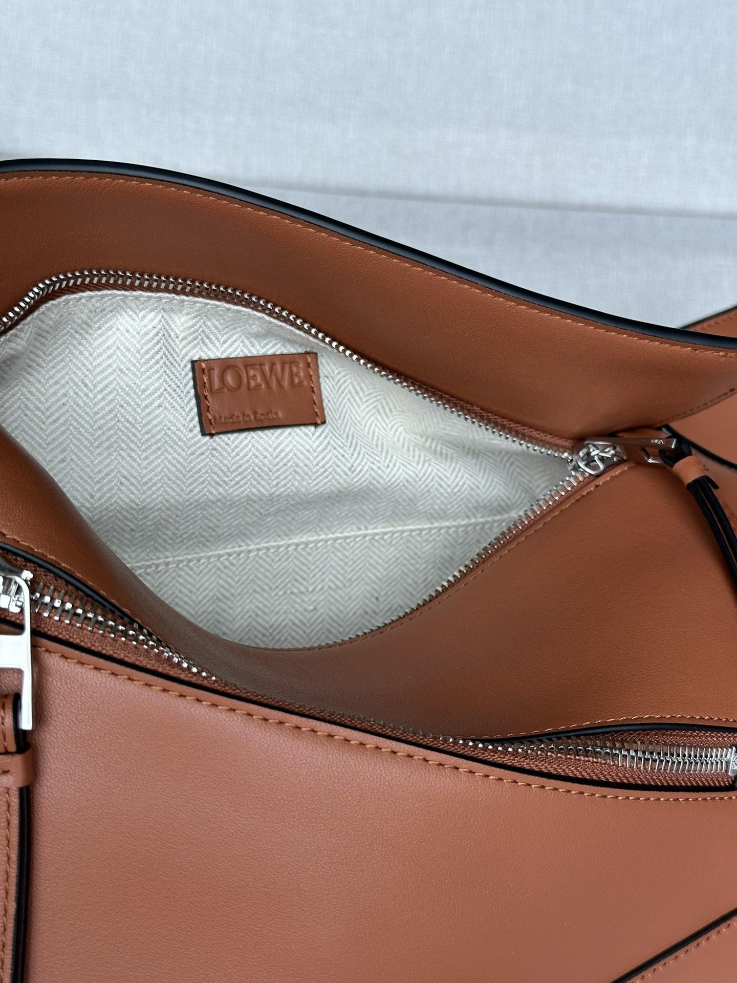 L0ew* Small Puzzle bumbag in classic calfskin 24x10.5x16cm