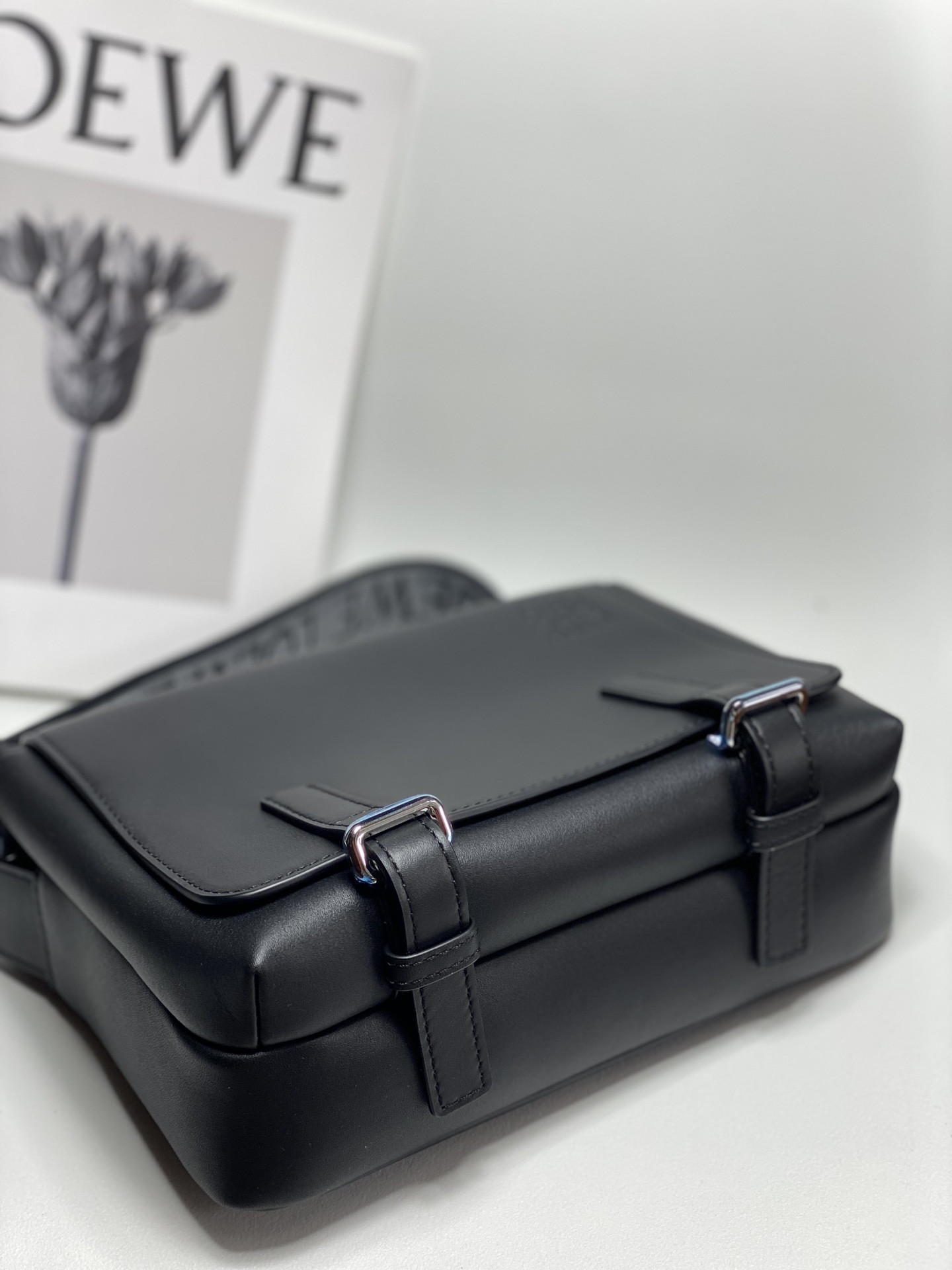 L0ew* XS Military messenger bag in S*pple smooth calfskin and jacquard 18x23x9cm