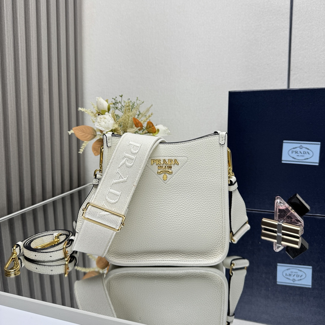 Pra*a Leather mini shoulder bag 20x19x6cm