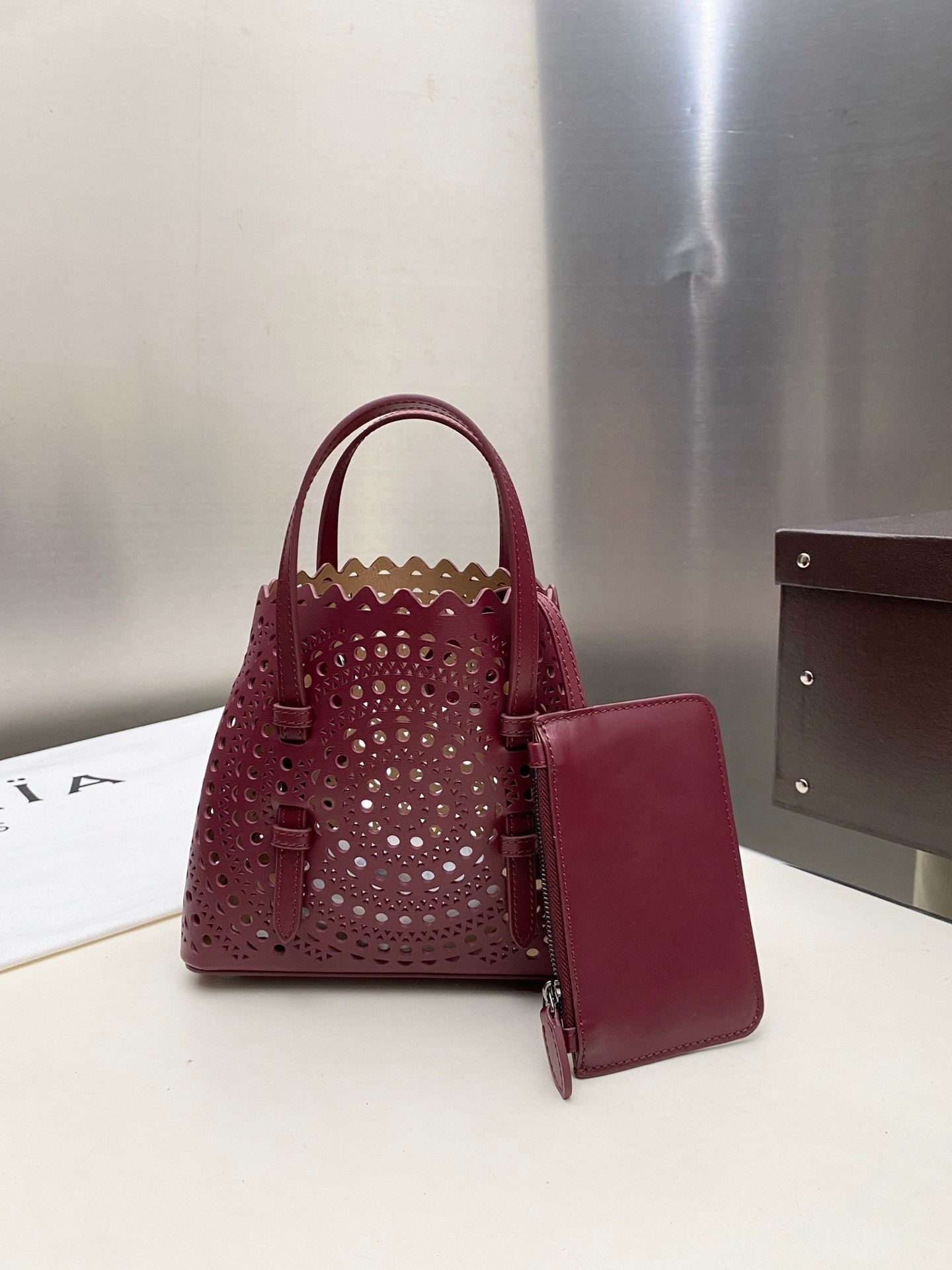 ALAÏA Mina 25 bag 25x20x12cm