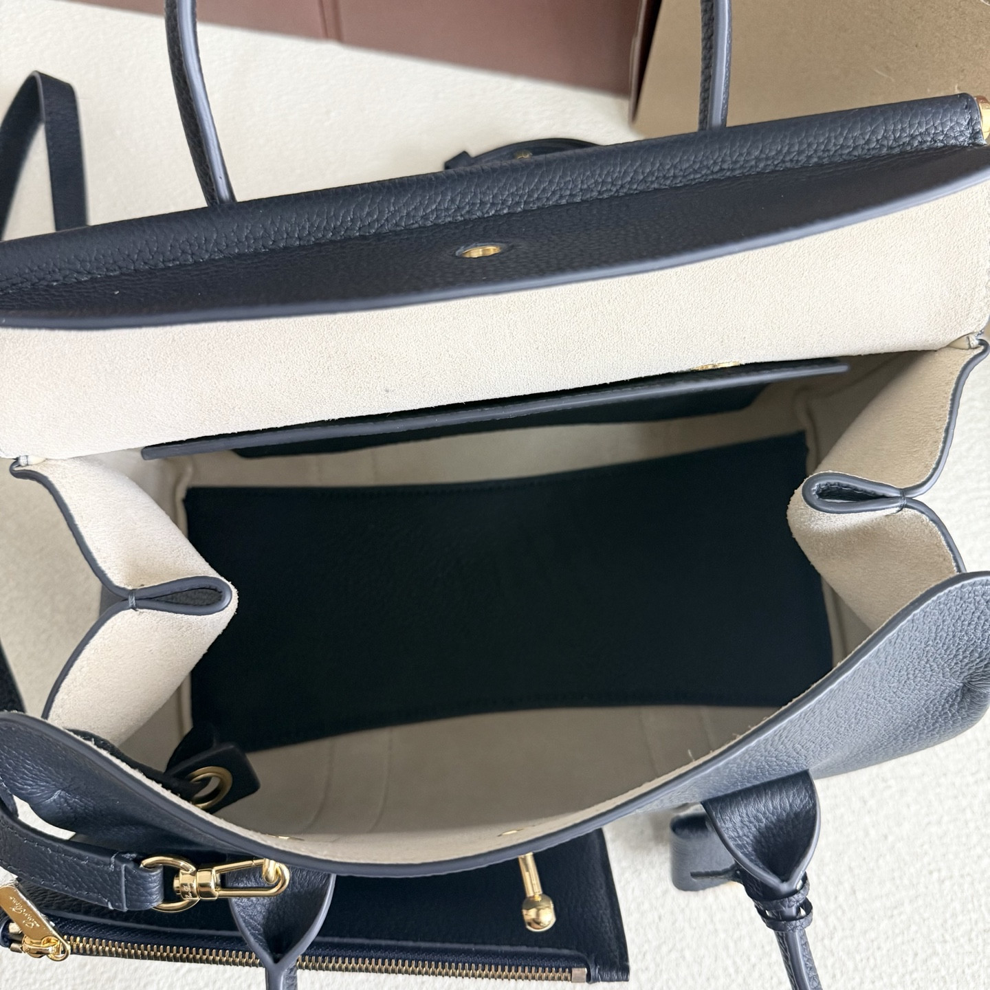 L**o p*ana Loom L25 Calfskin Deep Royal Blue 25x18x12.5cm