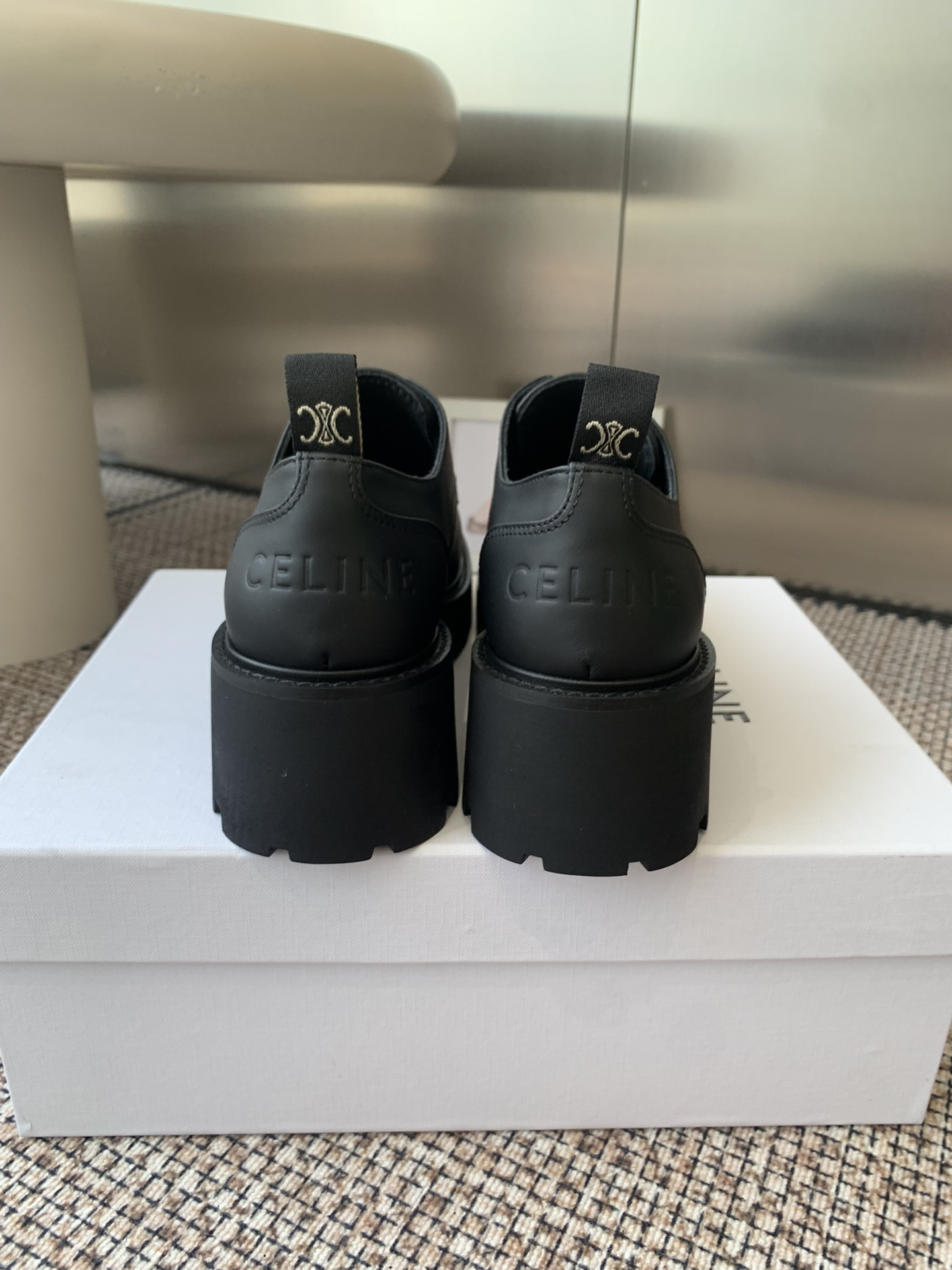 UA Ce**e TRIOMPHE DERBIES IN SHINY BULL